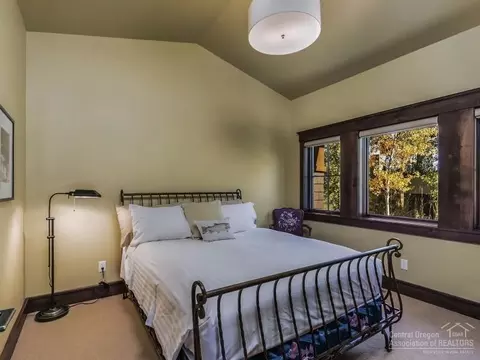 19013 Squirreltail Loop, Bend, OR 97703 photo 18