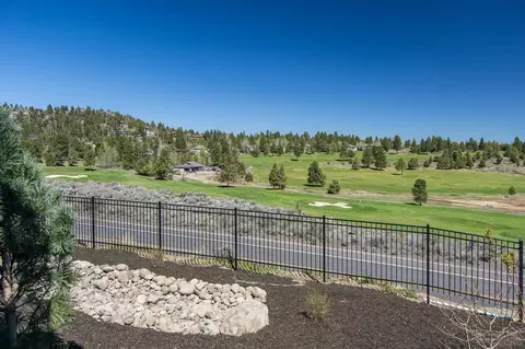 2612 Compass Corner Loop, Bend, OR 97703 photo 2
