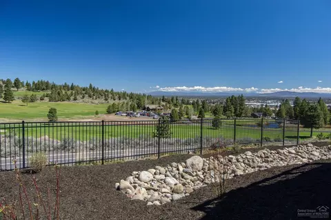 2612 Compass Corner Loop, Bend, OR 97703 photo 3