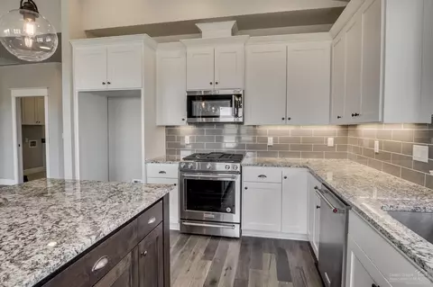 2612 Compass Corner Loop, Bend, OR 97703 photo 9