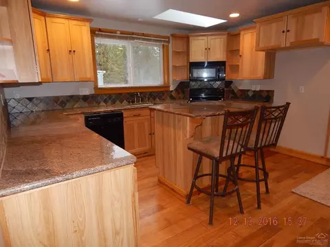 145531 Post Ct, La Pine, OR 97739 photo 2