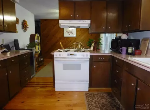 61042 Parrell Rd, Bend, OR 97702 photo 3