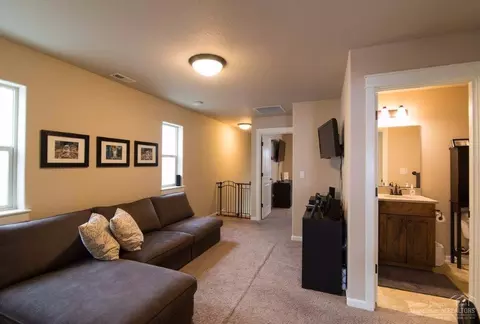 20244 Badger Rd, Bend, OR 97702 photo 11