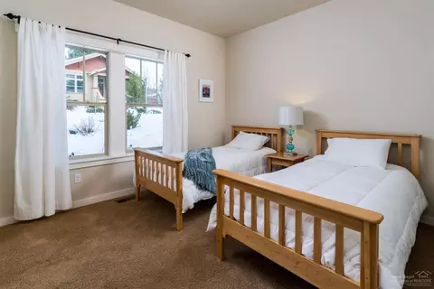 2425 NW Lolo Dr, Bend, OR 97703 photo 13