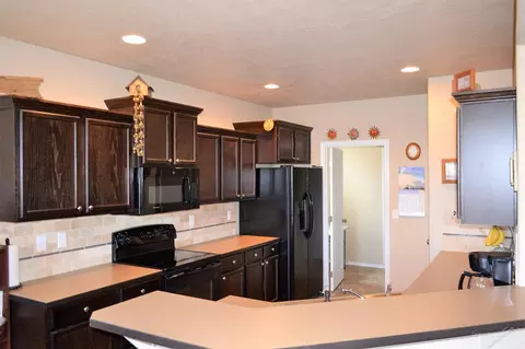21188 Keyte Rd, Bend, OR 97701 photo 2