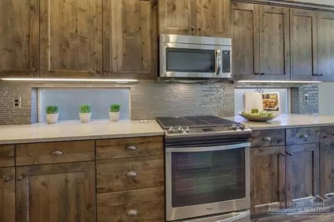 61104 SE Starimost Loop, Bend, OR 97702 photo 11
