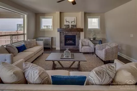 61088 SE Starimost Loop, Bend, OR 97702 photo 7
