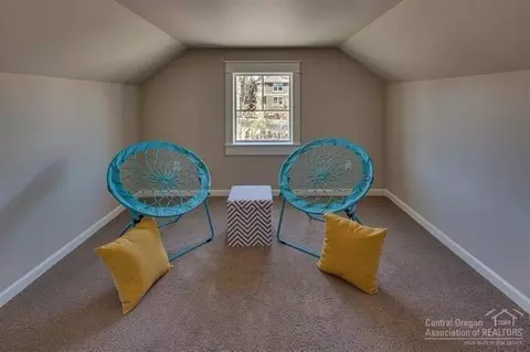 61088 SE Starimost Loop, Bend, OR 97702 photo 19