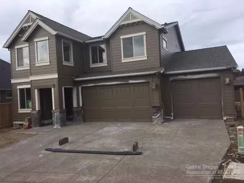 61096 SE Stari Most Loop, Bend, OR 97702 photo 2