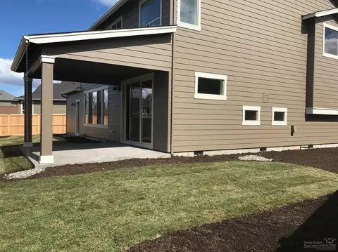 61096 SE Stari Most Loop, Bend, OR 97702 photo 7