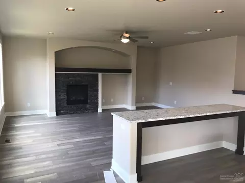 61096 SE Stari Most Loop, Bend, OR 97702 photo 3