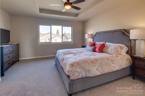 61096 SE Stari Most Loop, Bend, OR 97702 photo 16