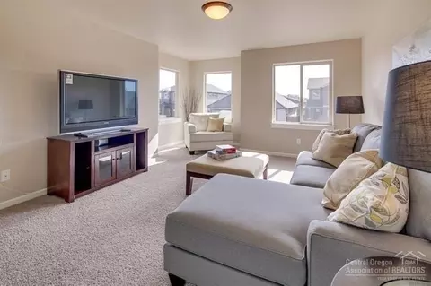61096 SE Stari Most Loop, Bend, OR 97702 photo 15