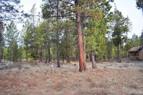56670 Sunstone Loop, Bend, OR 97707 photo 2