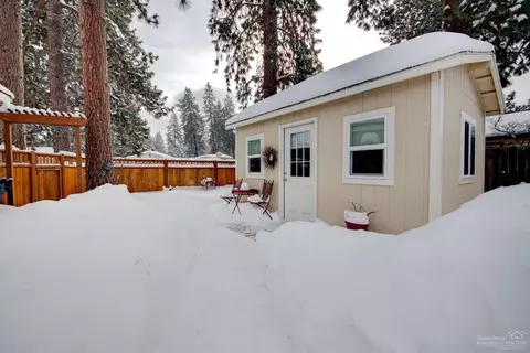 61145 Benham, Bend, OR 97702 photo 17