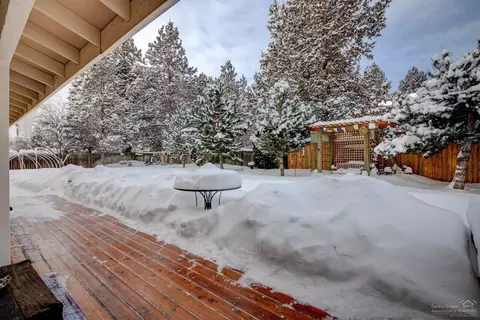 61145 Benham, Bend, OR 97702 photo 14