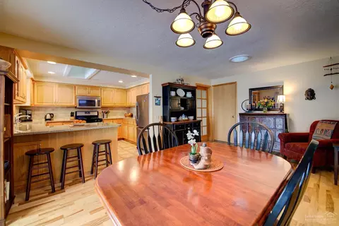 61145 Benham, Bend, OR 97702 photo 5