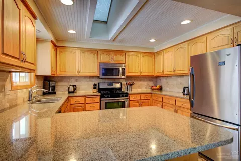 61145 Benham, Bend, OR 97702 photo 4