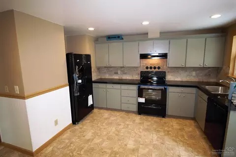 2781 NE Ocker Dr, Bend, OR 97701 photo 2