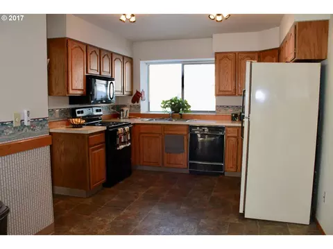 3304 SW Ladow Ave, Pendleton, OR 97801 photo 5