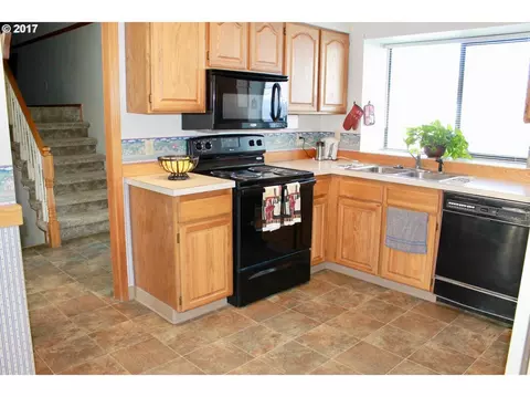 3304 SW Ladow Ave, Pendleton, OR 97801 photo 6