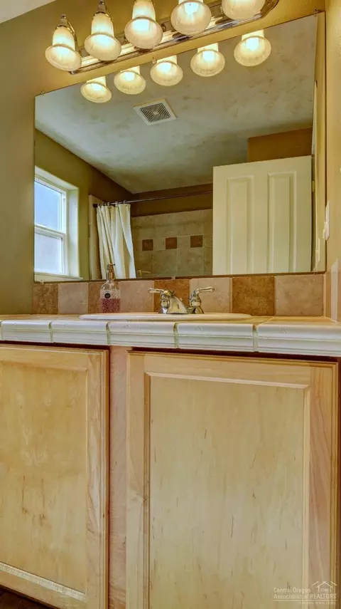 3082 NE Post Ave, Bend, OR 97701 photo 16