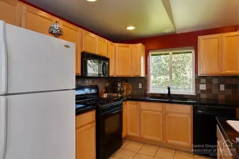 3082 NE Post Ave, Bend, OR 97701 photo 5