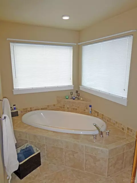 20238 Morgan Loop, Bend, OR 97703 photo 17