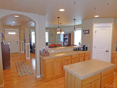 20238 Morgan Loop, Bend, OR 97703 photo 3