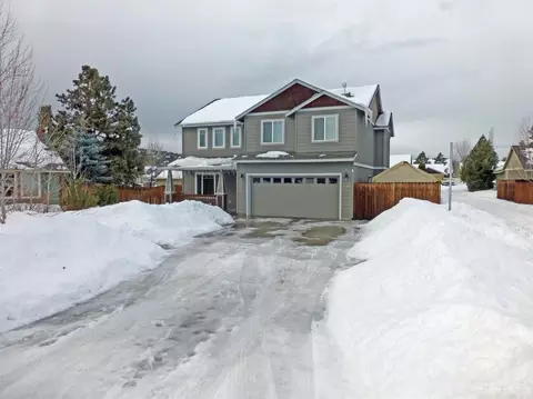 20238 Morgan Loop, Bend, OR 97703 photo 2