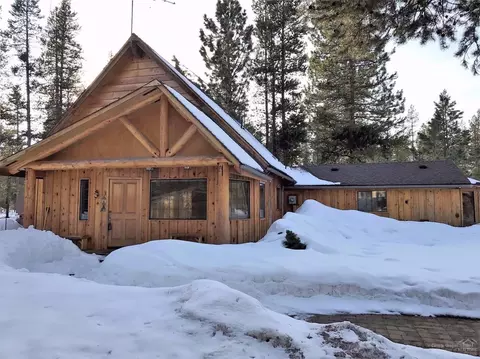 54864 Jack Pine Rd, Bend, OR 97707 photo 2