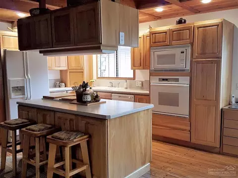 54864 Jack Pine Rd, Bend, OR 97707 photo 7