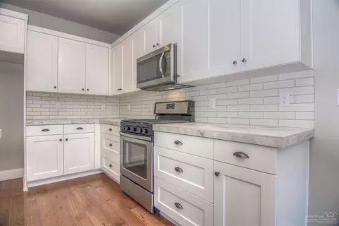 1215 NE Hoover Loop, Bend, OR 97701 photo 6