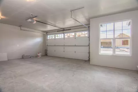 1215 NE Hoover Loop, Bend, OR 97701 photo 19