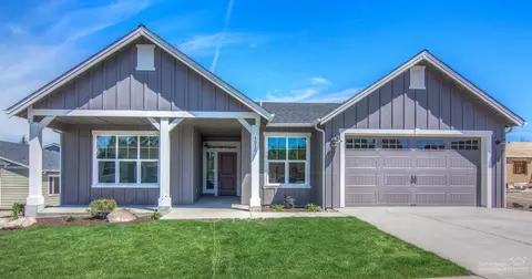 1215 NE Hoover Loop, Bend, OR 97701 photo 1
