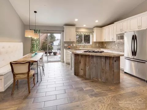 63451 Stacy Ln, Bend, OR 97701 photo 8