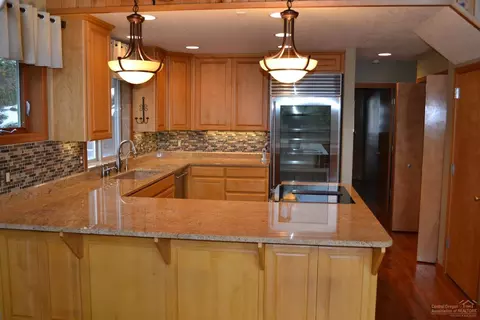 28130 E Mountain View Dr, Welches, OR 97067 photo 7