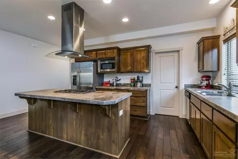 63408 Lamoine Ln, Bend, OR 97701 photo 3