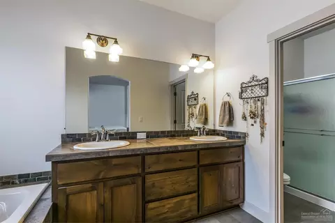 63408 Lamoine Ln, Bend, OR 97701 photo 13