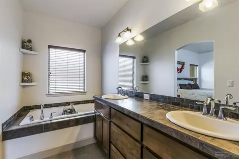 63408 Lamoine Ln, Bend, OR 97701 photo 11