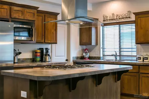 63408 Lamoine Ln, Bend, OR 97701 photo 4