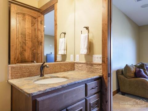64470 Research Rd, Bend, OR 97703 photo 22