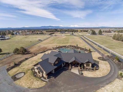64470 Research Rd, Bend, OR 97703 photo 2