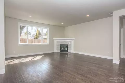 1270 NE Hoover Loop, Bend, OR 97701 photo 11