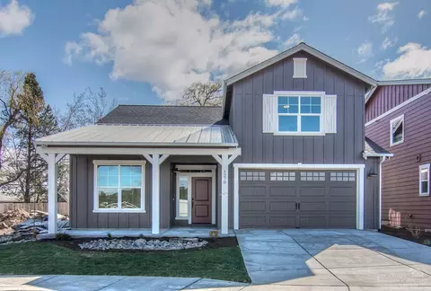 1270 NE Hoover Loop, Bend, OR 97701 photo 2
