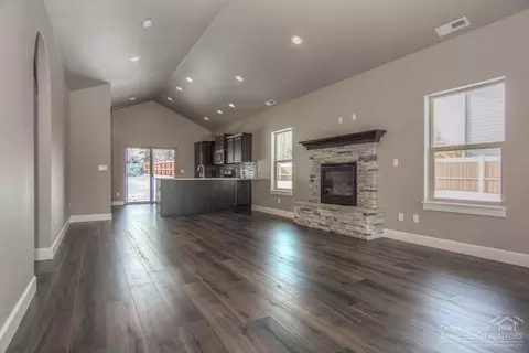 2945 NE Flagstone Ave, Bend, OR 97701 photo 6