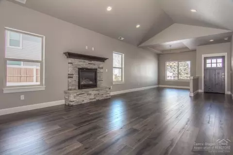 2945 NE Flagstone Ave, Bend, OR 97701 photo 5