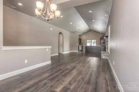 2945 NE Flagstone Ave, Bend, OR 97701 photo 4
