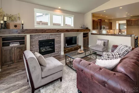 61084 SE Stari Most Loop, Bend, OR 97702 photo 14