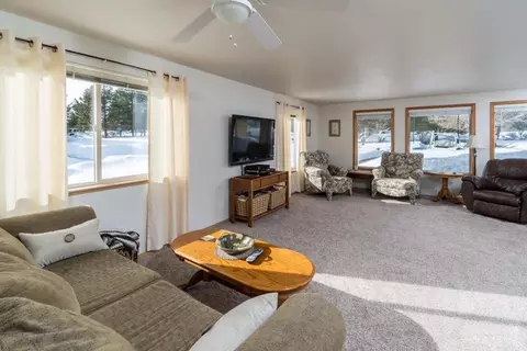 19633 Apache Rd, Bend, OR 97702 photo 3